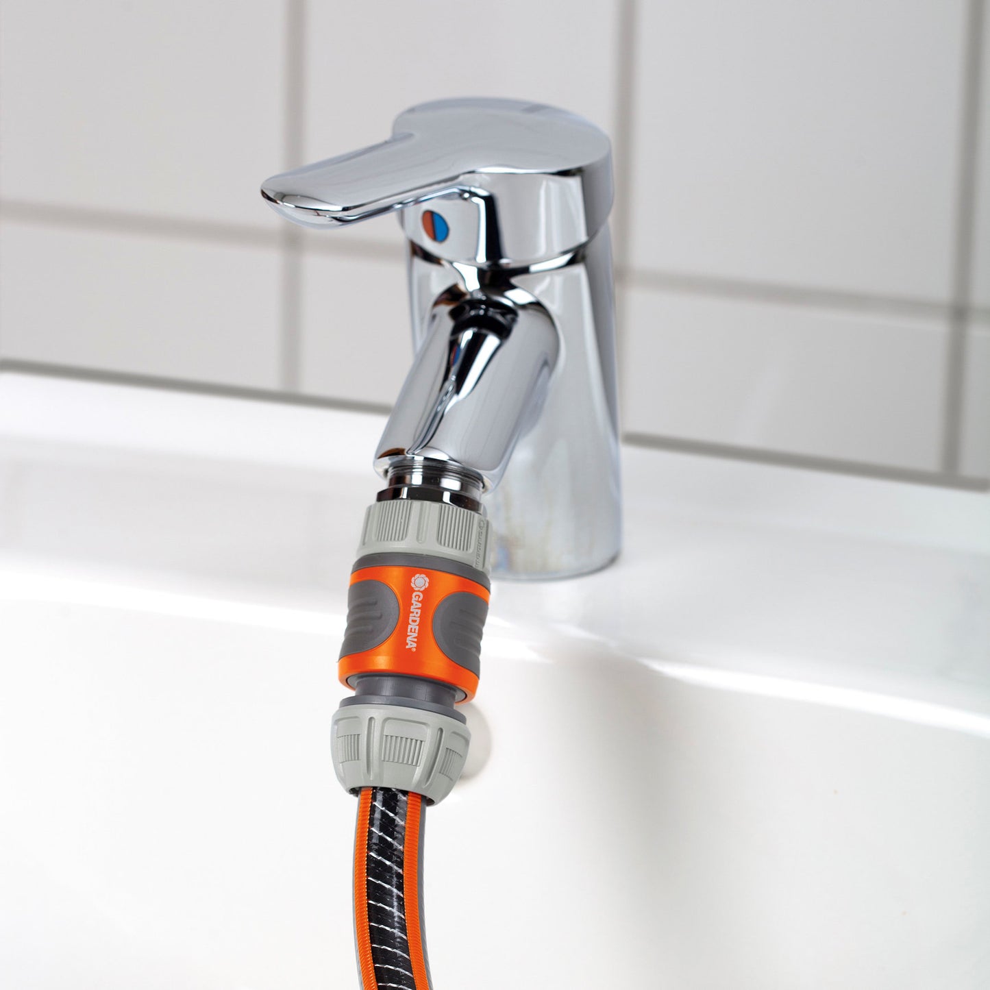 Adaptador de tornillo Gardena para pulverización suave