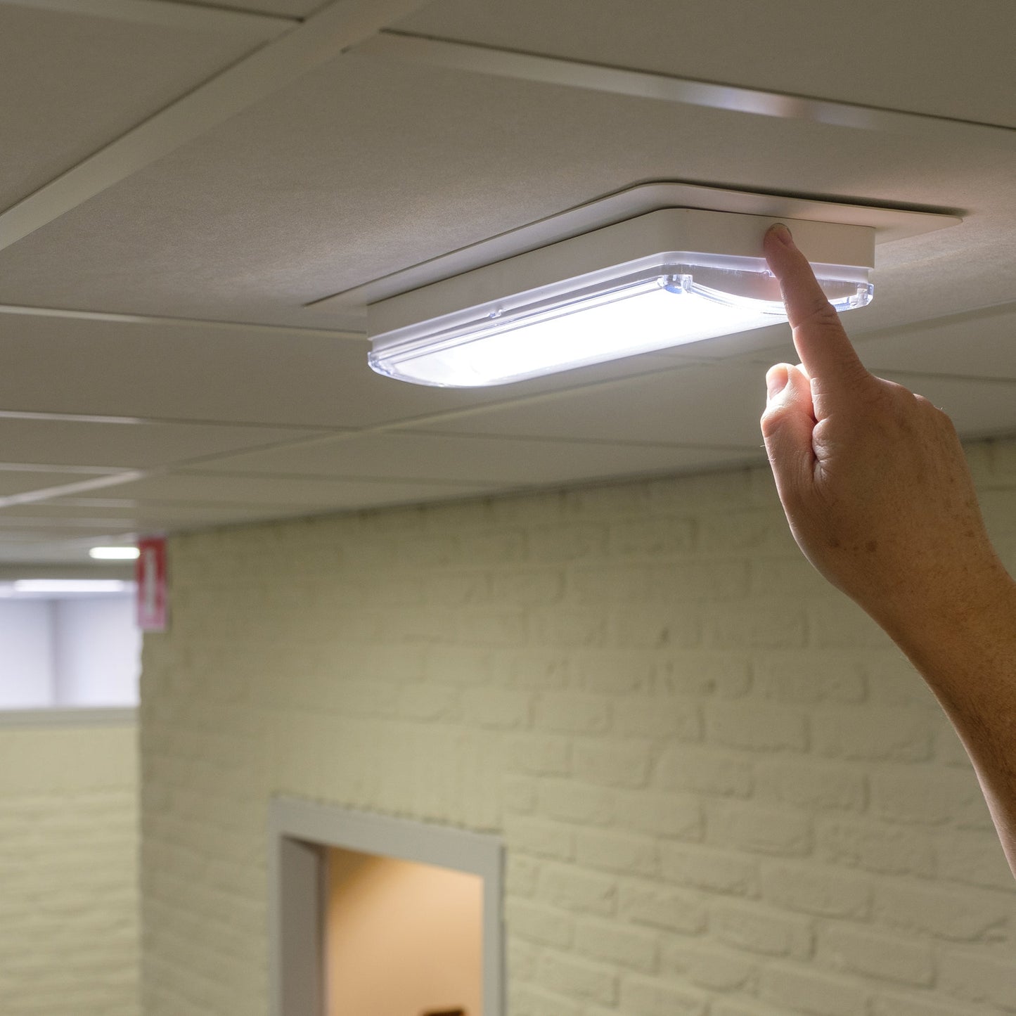 Iluminación de emergencia, orientación y vías de escape Adurolight®, Arno, 230 V, 3 W, duración de la batería 2 horas